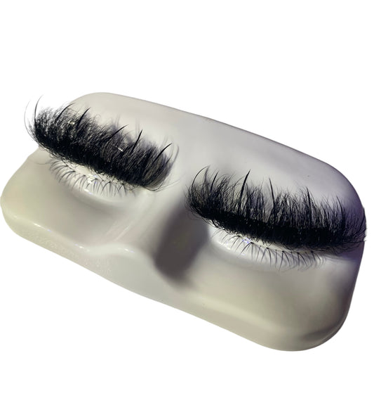 Mega Volume Wispy Lash